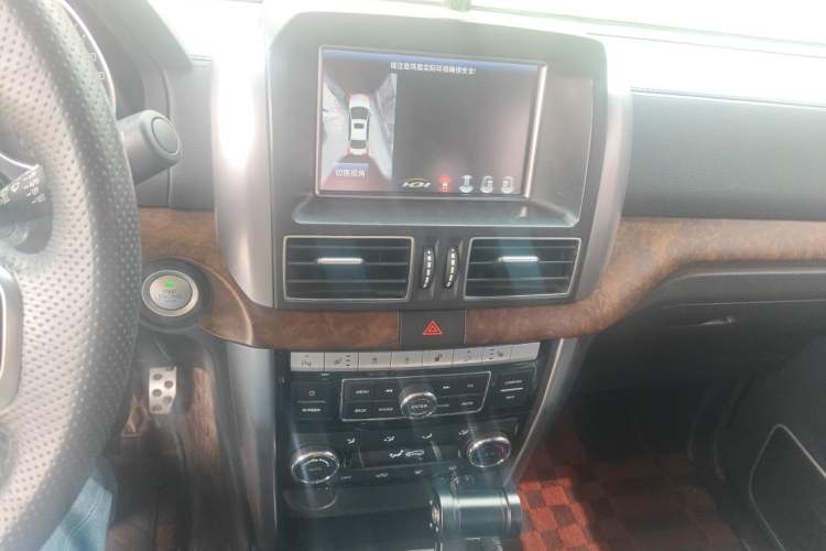 Used BAIC Off-Road BJ80 2016 2.3T Automatic Prestige Edition Audio And AC Panel