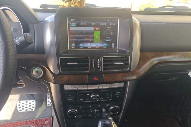 Used BAIC Off-Road BJ80 2016 2.3T Automatic Prestige Edition Audio And AC Panel