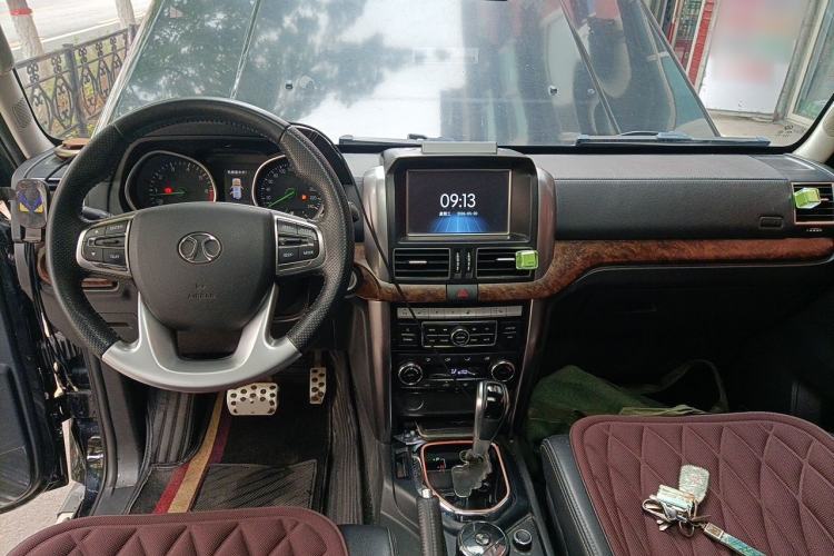Used BAIC Off-Road BJ80 2016 2.3T Automatic Prestige Edition Center Console