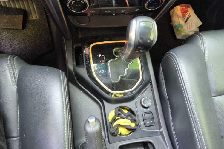 Used BAIC Off-Road BJ80 2016 2.3T Automatic Prestige Edition Gear Lever