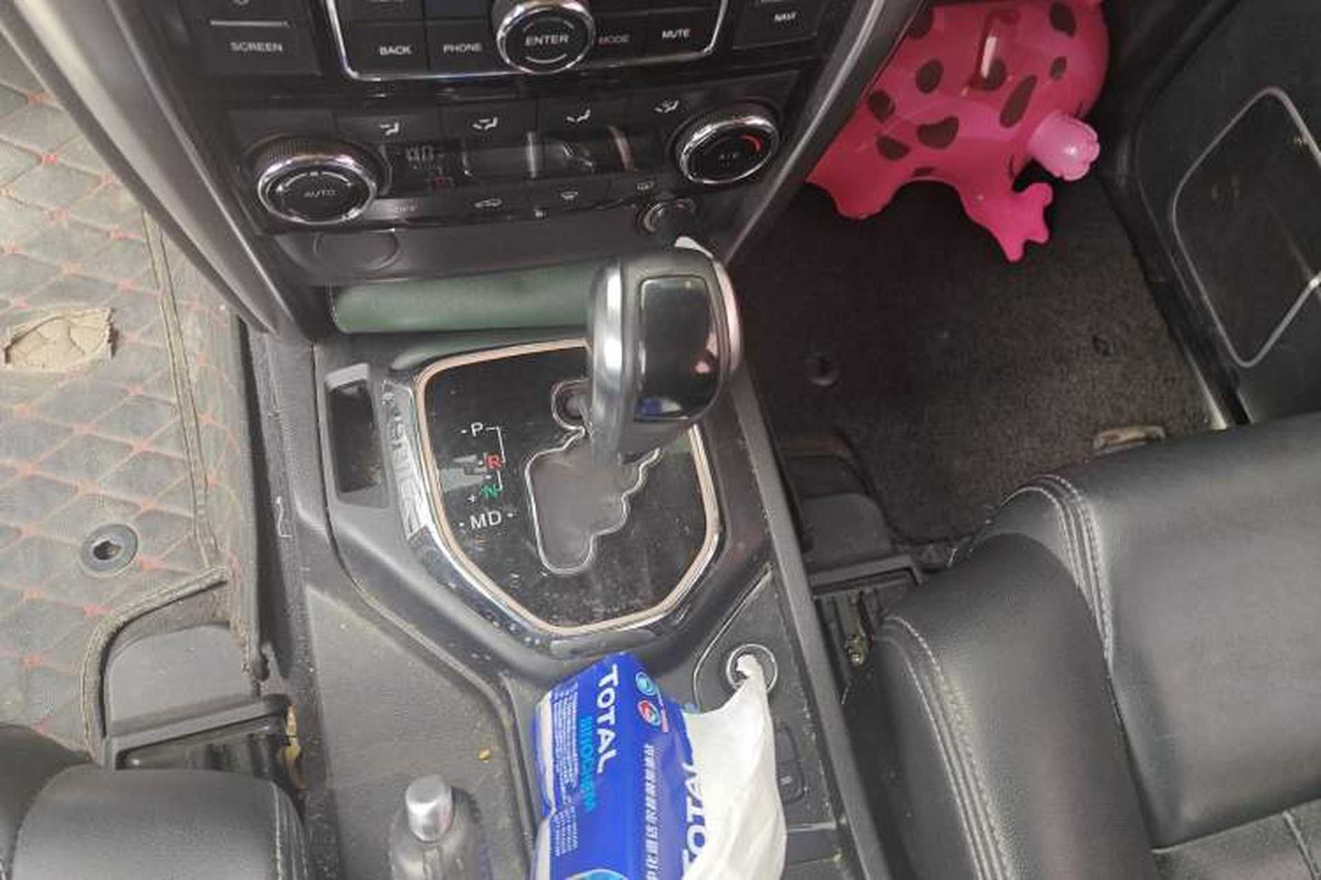 Used BAIC Off-Road BJ80 2016 2.3T Automatic Prestige Edition Gear Lever
