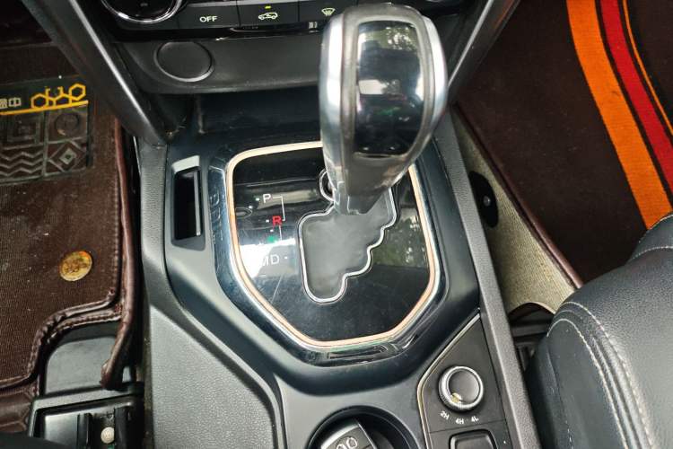Used BAIC Off-Road BJ80 2016 2.3T Automatic Prestige Edition Gear Lever