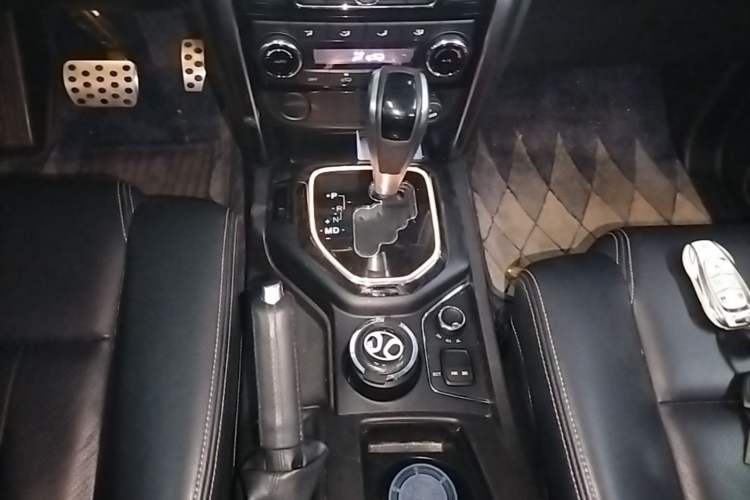 Used BAIC Off-Road BJ80 2016 2.3T Automatic Prestige Edition Gear Lever