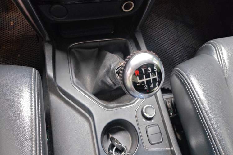 Used BAIC Off-Road BJ80 2016 2.3T Manual Prestige Edition Gear Lever