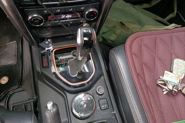 Used BAIC Off-Road BJ80 2016 2.3T Automatic Prestige Edition Gear Lever