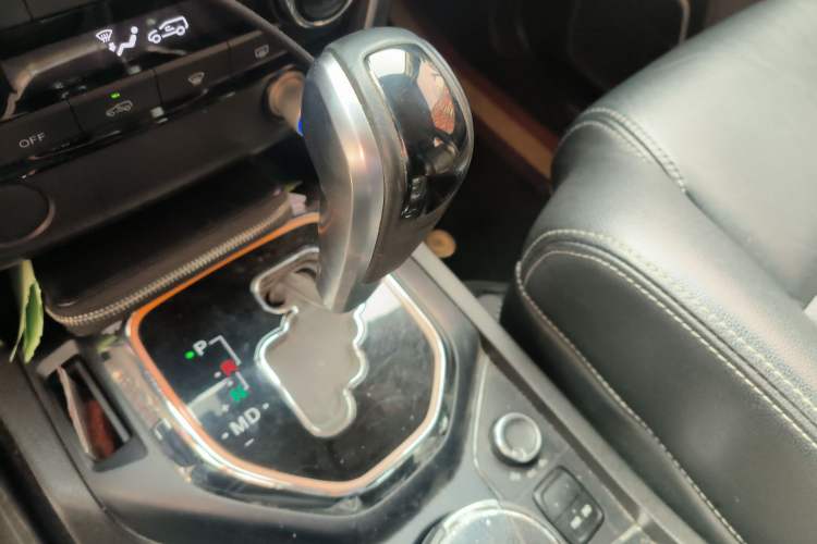 Used BAIC Off-Road BJ80 2016 2.3T Automatic Prestige Edition Gear Lever