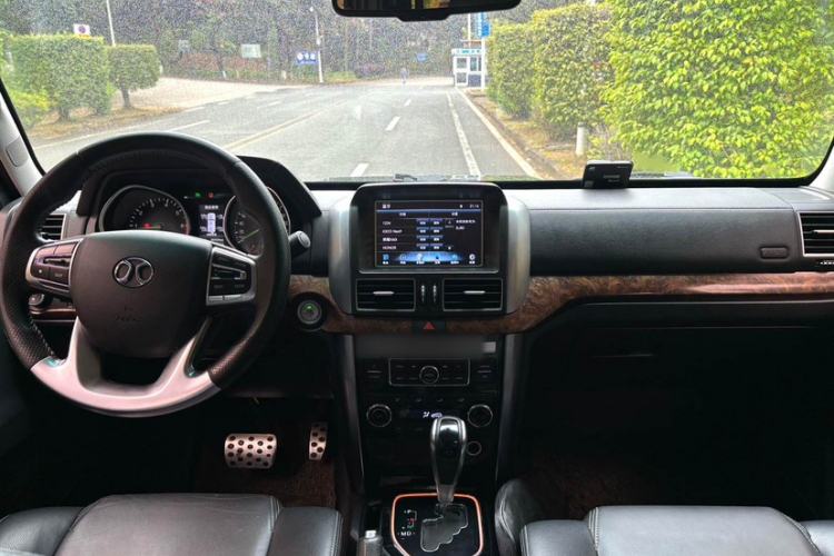 Used BAIC Off-Road BJ80 2016 2.3T Automatic Prestige Edition Interior 3