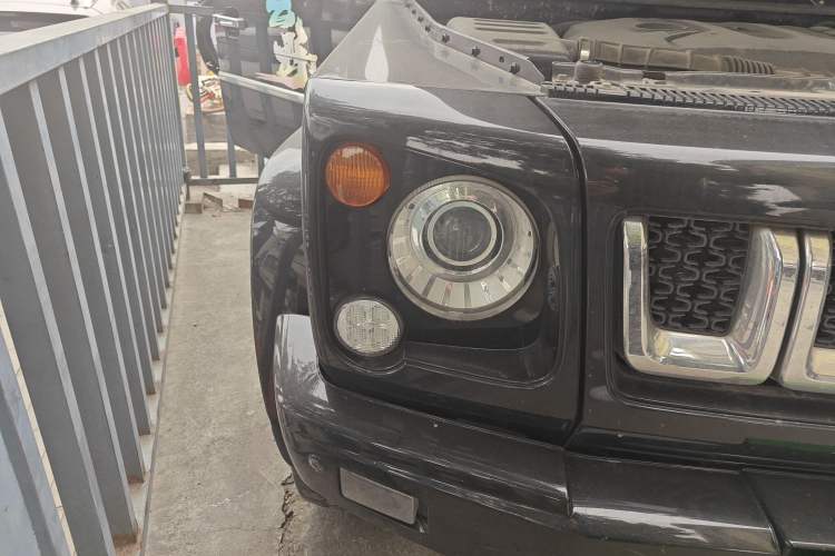 Used BAIC Off-Road BJ80 2016 2.3T Automatic Prestige Edition Right Front Headlight