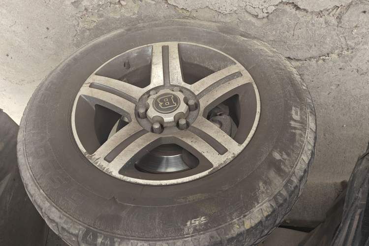 Used BAIC Off-Road BJ80 2016 2.3T Automatic Prestige Edition Right Front Wheel Hub