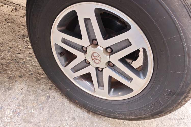 Used BAIC Off-Road BJ80 2016 2.3T Manual Prestige Edition Right Front Wheel Hub