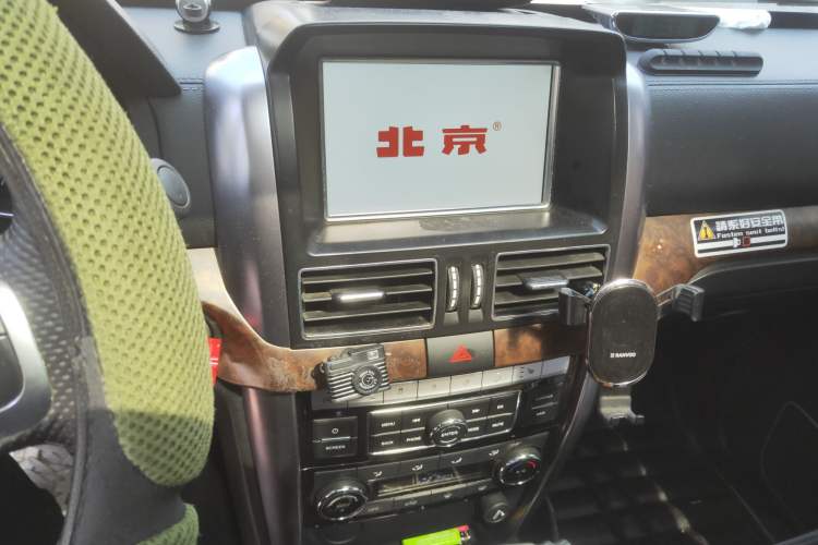 Used BAIC Off-Road BJ80 2016 2.3T Automatic Prestige Edition Audio And AC Panel