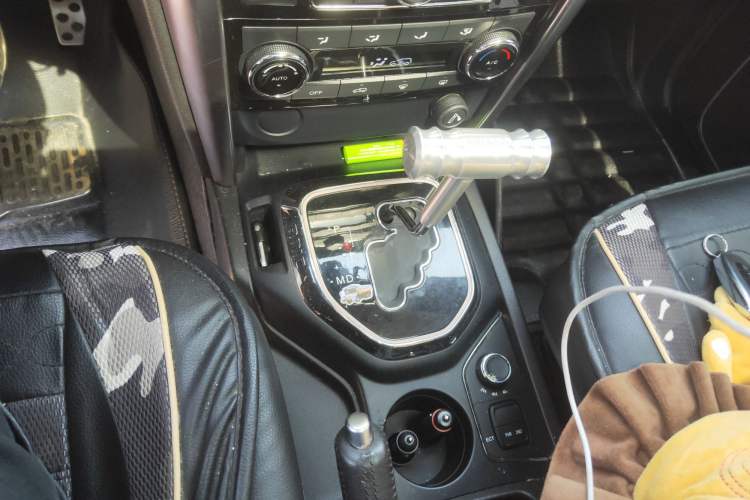 Used BAIC Off-Road BJ80 2016 2.3T Automatic Prestige Edition Gear Lever