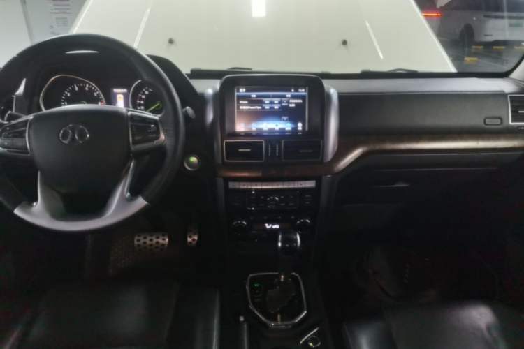 Used BAIC Off-Road BJ80 2016 2.3T Automatic Prestige Edition Audio And AC Panel