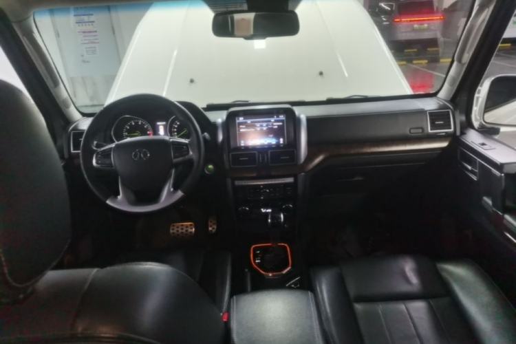 Used BAIC Off-Road BJ80 2016 2.3T Automatic Prestige Edition Center Console