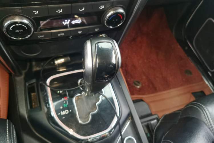 Used BAIC Off-Road BJ80 2016 2.3T Automatic Prestige Edition Gear Lever