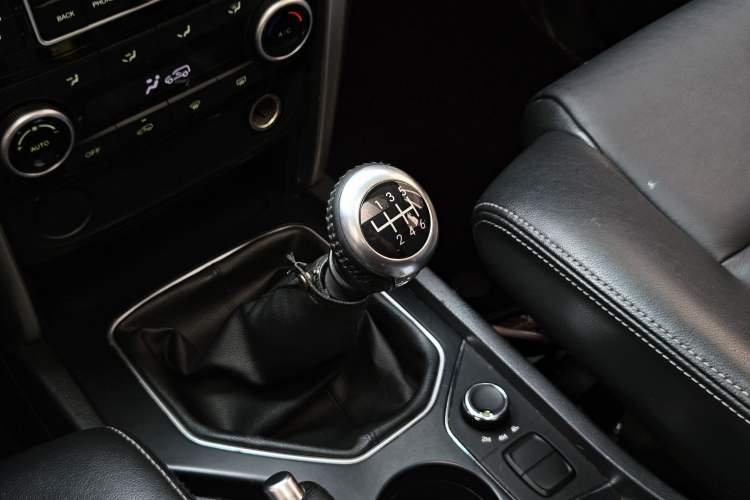 Used BAIC Off-Road BJ80 2016 2.3T Manual Prestige Edition Interior 11