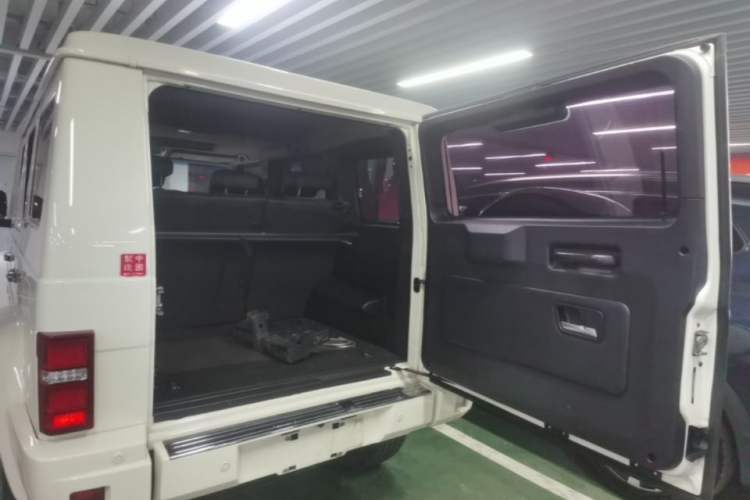 Used BAIC Off-Road BJ80 2016 2.3T Automatic Prestige Edition Trunk