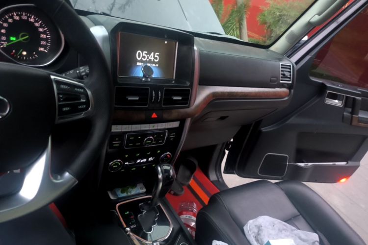 Used BAIC Off-Road BJ80 2017 2.3T Automatic 90th Anniversary Edition Audio And AC Panel