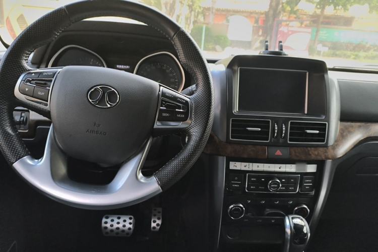 Used BAIC Off-Road BJ80 2017 2.3T Automatic 90th Anniversary Edition Center Console