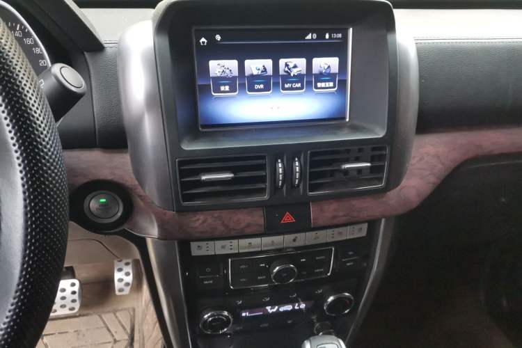 Used BAIC Off-Road BJ80 2018 2.3T Automatic Premium Version China V Emission Standard Audio And AC Panel