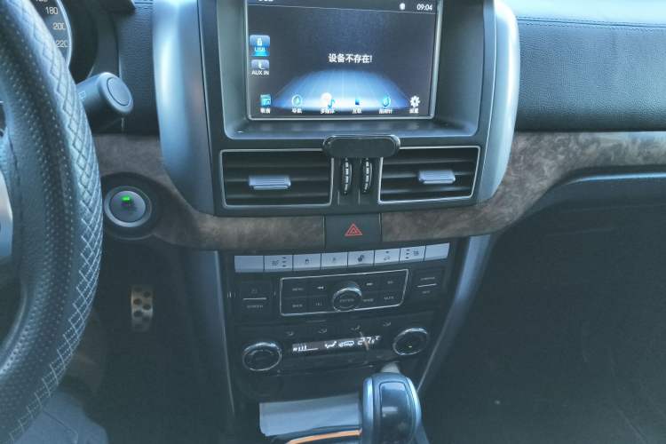 Used BAIC Off-Road BJ80 2018 2.3T Automatic Prestige Version China V Emission Standard Audio And AC Panel
