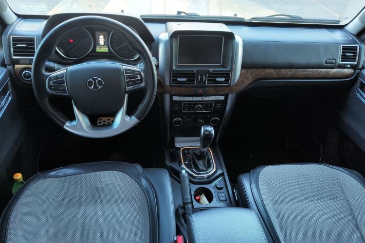 Used BAIC Off-Road BJ80 2018 2.3T Automatic Prestige Version China V Emission Standard Center Console