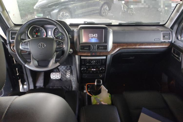 Used BAIC Off-Road BJ80 2018 2.3T Automatic Prestige Version China V Emission Standard Center Console