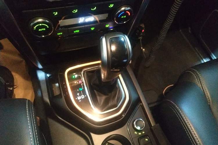 Used BAIC Off-Road BJ80 2018 2.3T Automatic Prestige Version China V Emission Standard Gear Lever