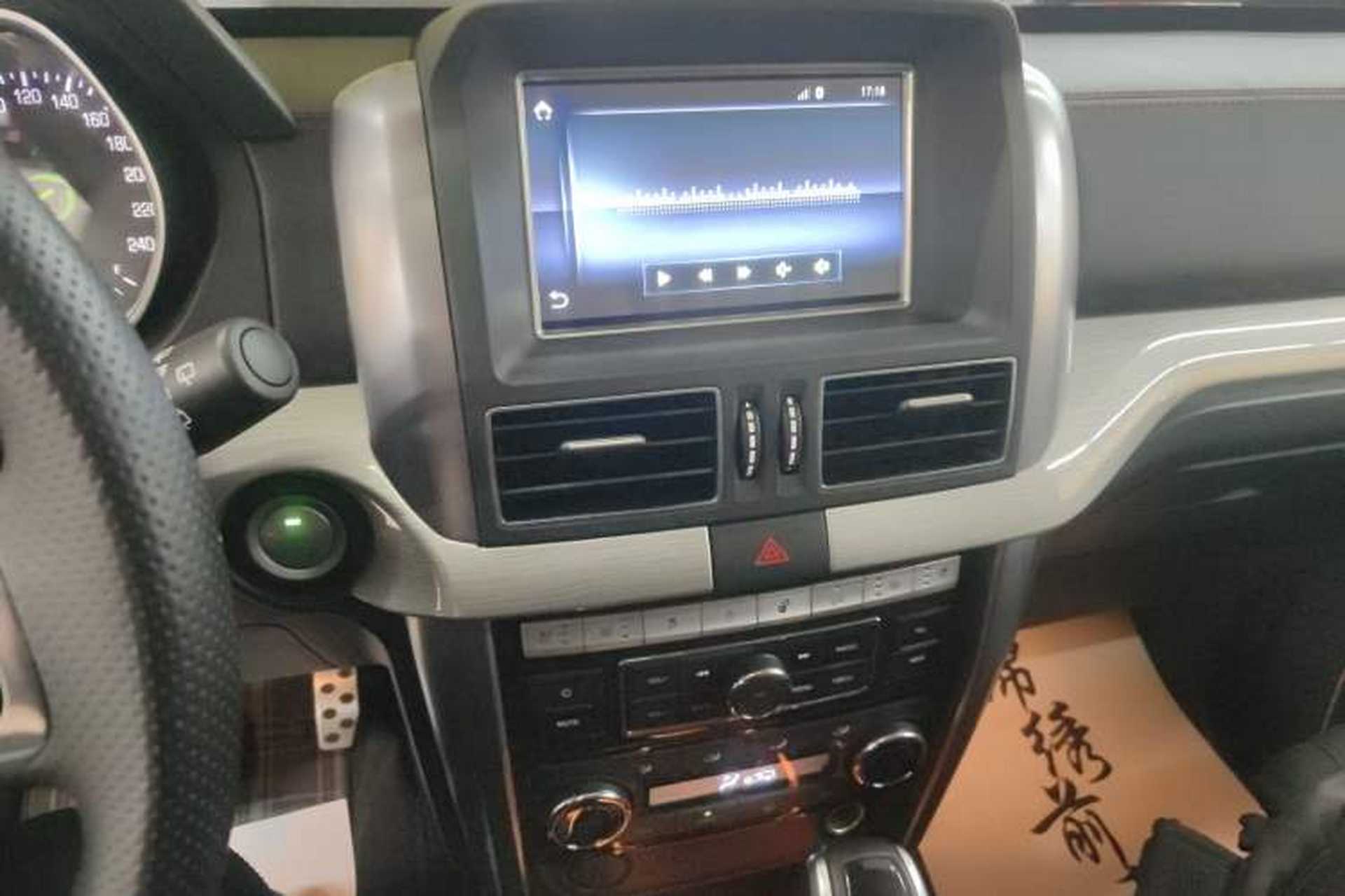 Used BAIC Off-Road BJ80 2019 2.3T Automatic Shengshi Huazhang Edition China VI Emission Standard Audio And AC Panel