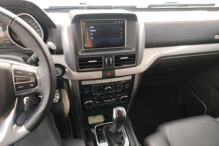 Used BAIC Off-Road BJ80 2019 2.3T Automatic Shengshi Huazhang Edition China VI Emission Standard Audio And AC Panel