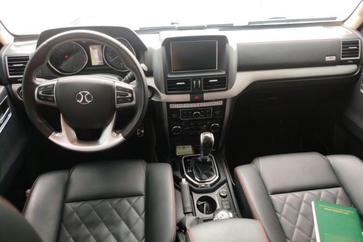 Used BAIC Off-Road BJ80 2019 2.3T Automatic Shengshi Huazhang Edition China VI Emission Standard Center Console