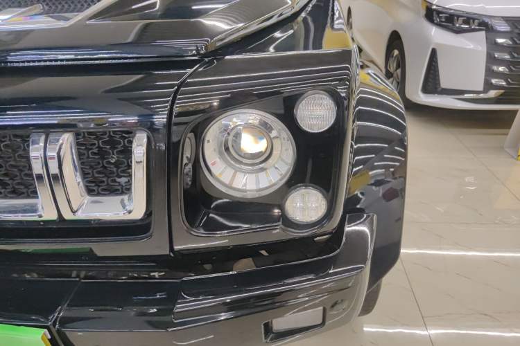 Used BAIC Off-Road BJ80 2019 2.3T Automatic Shengshi Huazhang Edition China VI Emission Standard Left Front Headlight