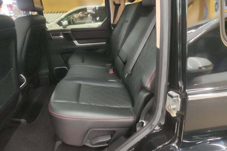 Used BAIC Off-Road BJ80 2019 2.3T Automatic Shengshi Huazhang Edition China VI Emission Standard Left Rear Seat