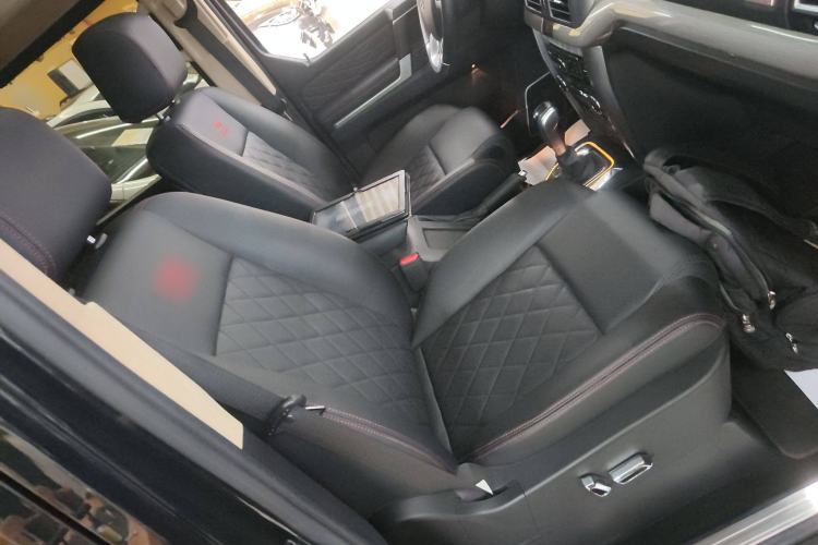 Used BAIC Off-Road BJ80 2019 2.3T Automatic Shengshi Huazhang Edition China VI Emission Standard Right Front Seat