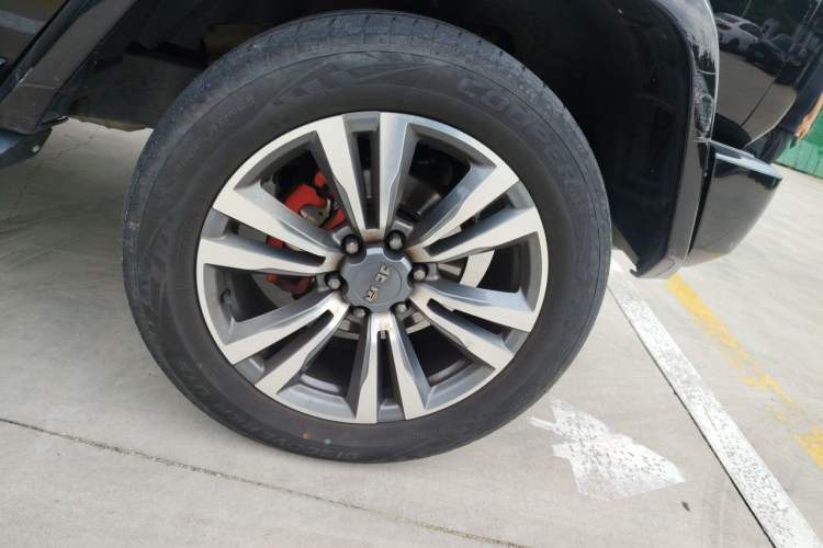 Used BAIC Off-Road BJ80 2019 2.3T Automatic Shengshi Huazhang Edition China VI Emission Standard Right Front Wheel Hub