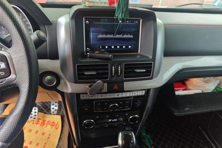 Used BAIC Off-Road BJ80 2019 2.3T Automatic Shengshi Huazhang Edition China VI Emission Standard Audio And AC Panel