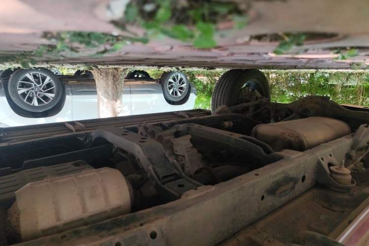 Used BAIC Off-Road BJ80 2019 2.3T Automatic Shengshi Huazhang Edition China VI Emission Standard Chassis Front Right