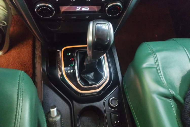 Used BAIC Off-Road BJ80 2019 2.3T Automatic Shengshi Huazhang Edition China VI Emission Standard Gear Lever