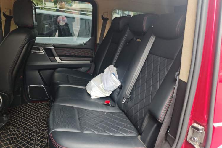 Used BAIC Off-Road BJ80 2019 2.3T Automatic Shengshi Huazhang Edition China VI Emission Standard Left Rear Seat