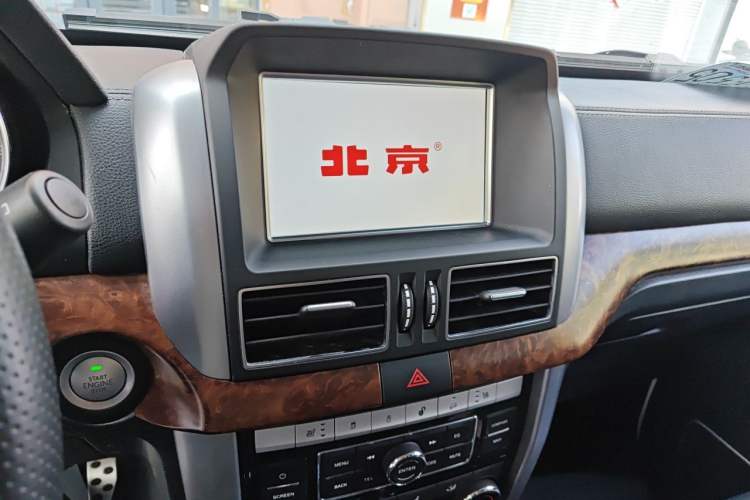 Used BAIC Off-Road BJ80 2019 2.3T Automatic Shengshi Huazhang Edition China VI Emission Standard Audio And AC Panel