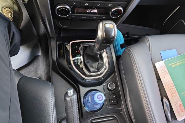 Used BAIC Off-Road BJ80 2019 2.3T Automatic Shengshi Huazhang Edition China VI Emission Standard Gear Lever