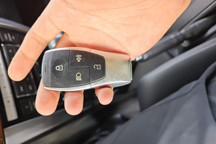 Used BAIC Off-Road BJ80 2019 2.3T Automatic Shengshi Huazhang Edition China VI Emission Standard Vehicle Key