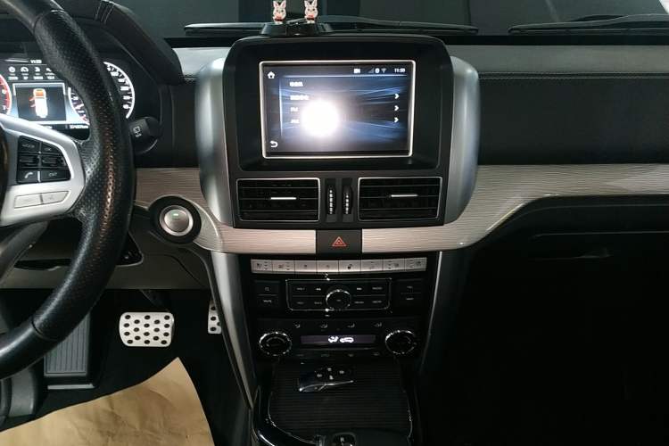 Used BAIC Off-Road BJ80 2020 3.0T Automatic Supreme Edition Audio And AC Panel