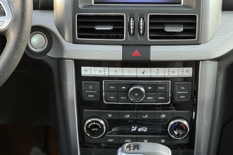 Used BAIC Off-Road BJ80 2020 3.0T Automatic Supreme Edition Audio And AC Panel