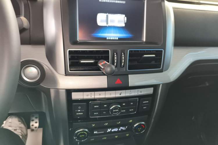 Used BAIC Off-Road BJ80 2020 3.0T Automatic Glory Flagship Edition Audio And AC Panel
