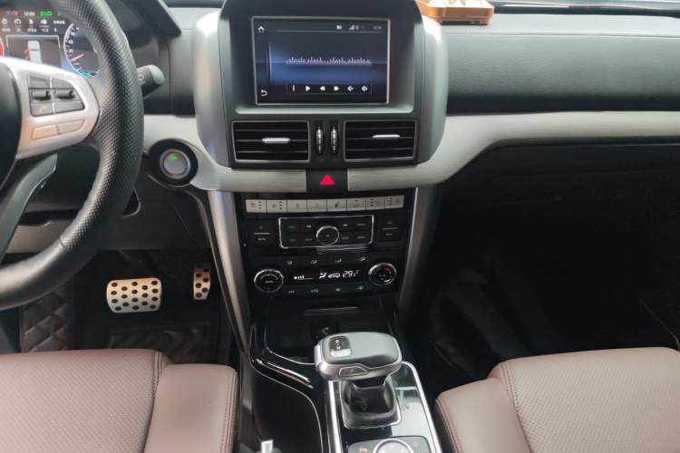 Used BAIC Off-Road BJ80 2020 3.0T Automatic Supreme Edition Audio And AC Panel