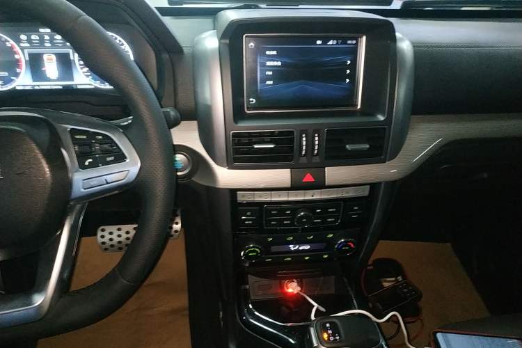 Used BAIC Off-Road BJ80 2020 3.0T Automatic Supreme Edition Audio And AC Panel