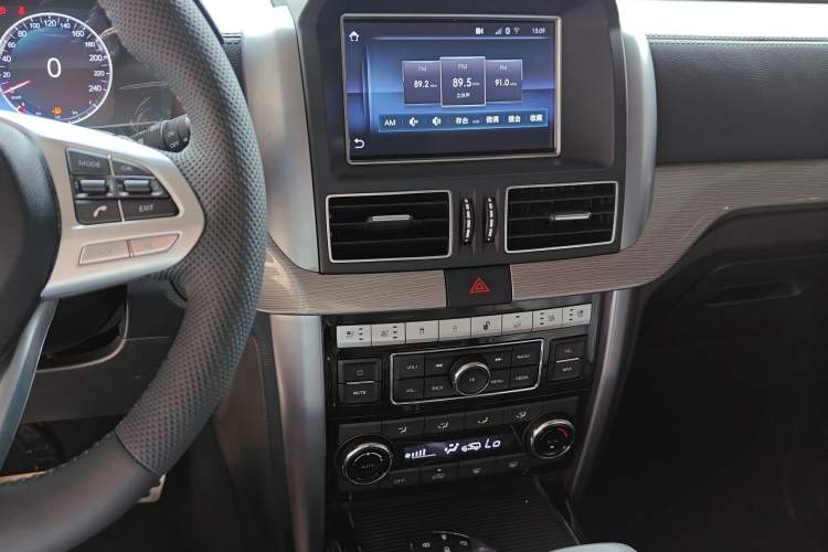 Used BAIC Off-Road BJ80 2020 3.0T Automatic Supreme Edition Audio And AC Panel