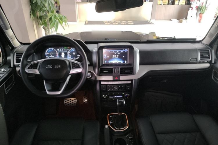 Used BAIC Off-Road BJ80 2020 2.3T Automatic Xiahke Version Center Console