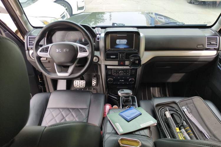 Used BAIC Off-Road BJ80 2020 3.0T Automatic Glory Flagship Edition Center Console